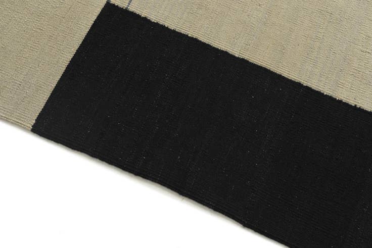 Detail image of 4' 4 x 5' 10 Hand Woven Kilim Modern Wool Rug