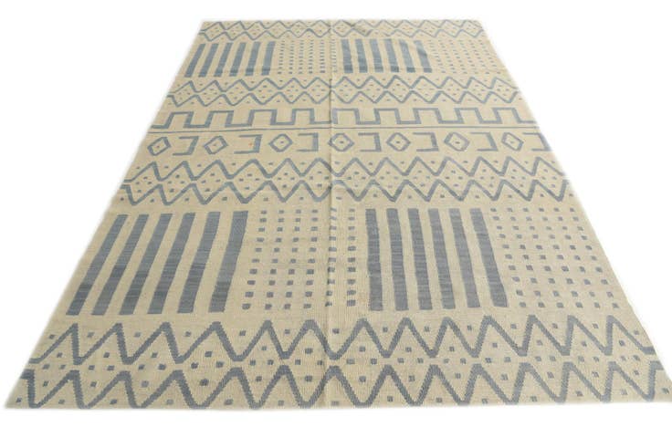 Detail image of 7' x 9' 9 Hand Woven Kilim Modern Wool Rug