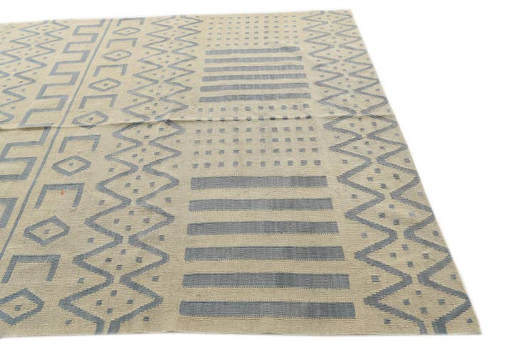 Detail image of 7' x 9' 9 Hand Woven Kilim Modern Wool Rug