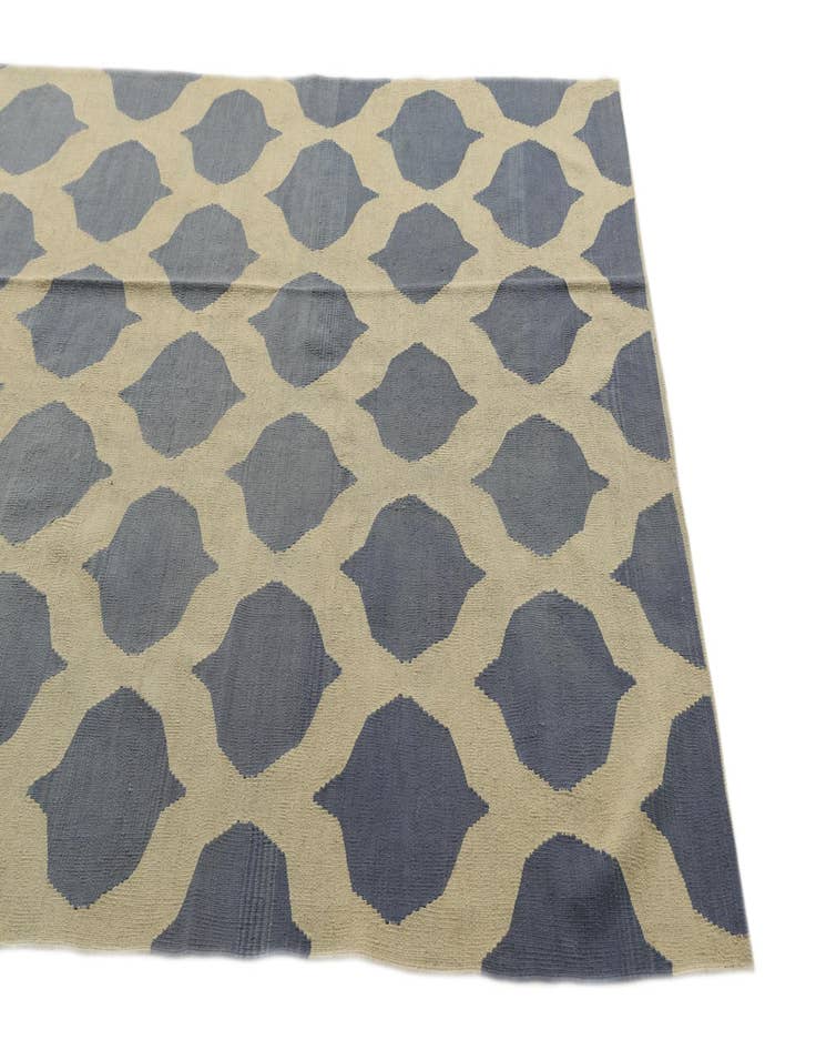 Detail image of 5' 10 x 7' 10  Hand Woven Kilim Modern Wool Rug