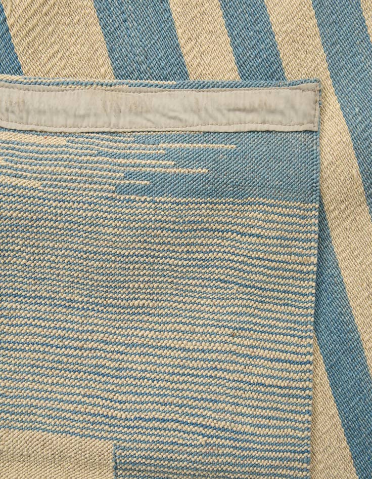 Detail image of 5' 9 x 7' 7  Hand Woven Kilim Modern Wool Rug