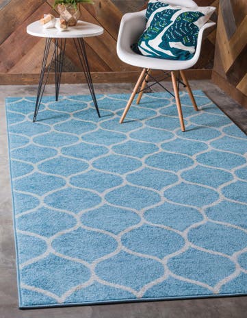 5' 3 x 8' Lattice Frieze Rug