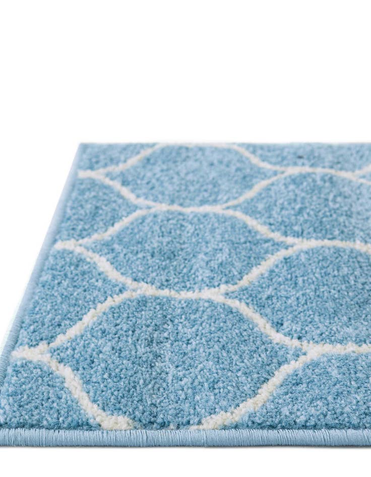 Detail image of 7' x 10' Lattice Frieze Rug