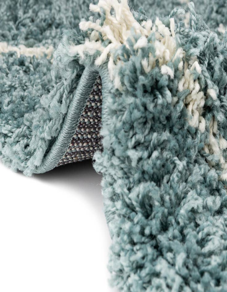 Detail image of 4' x 6' Lattice Shag Rug