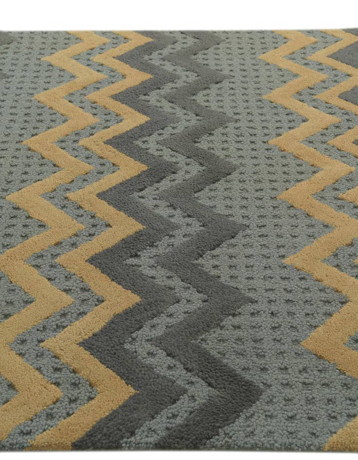 Detail image of 5' x 8' Luna Rug