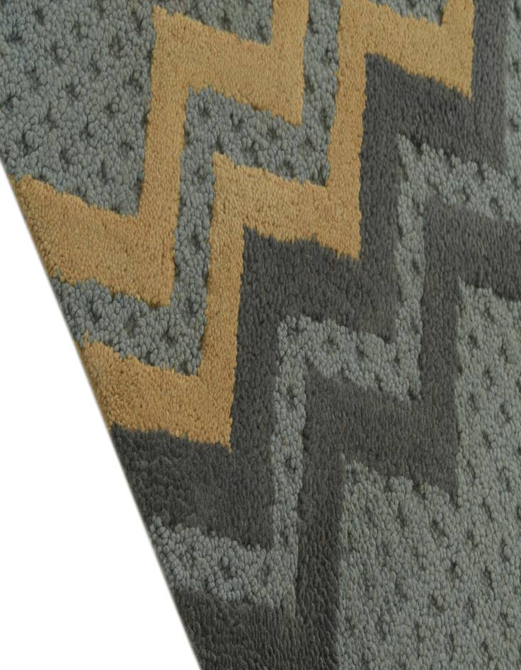 Detail image of 5' x 8' Luna Rug