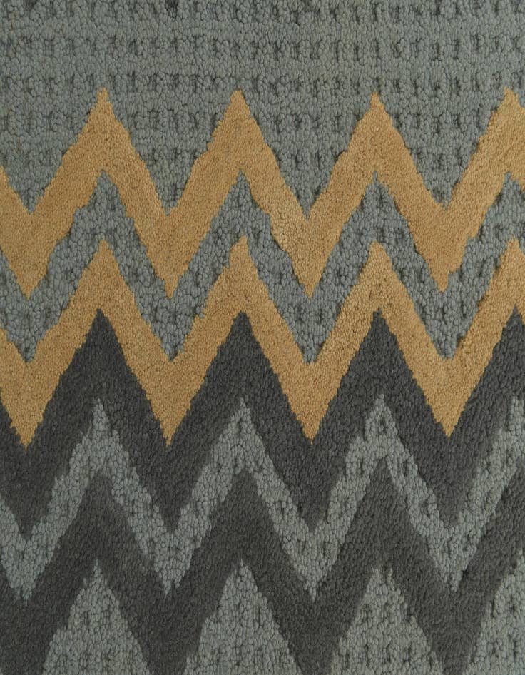 Detail image of 5' x 8' Luna Rug