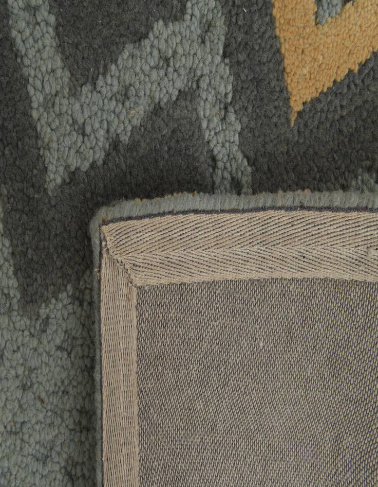 Detail image of 5' x 8' Luna Rug