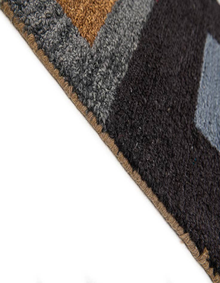 Detail image of 8' x 10' Luna Wool Rug