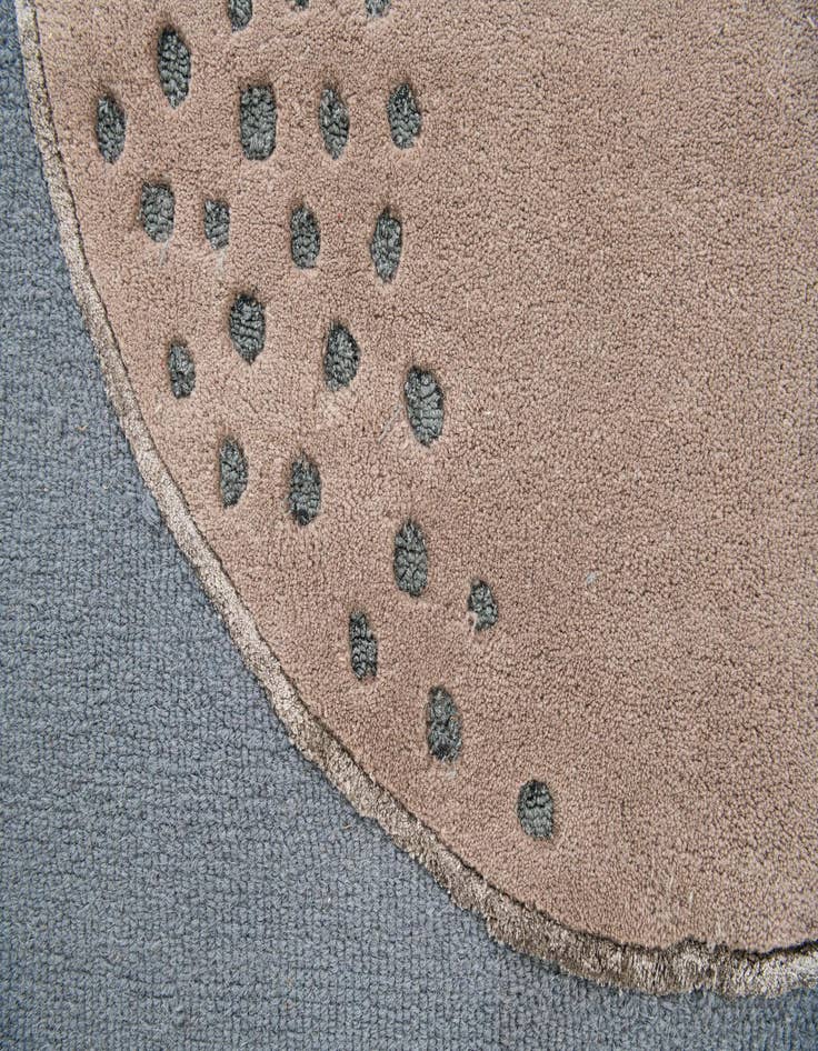 Detail image of 5' 7 x 7' 9 Luna Rug