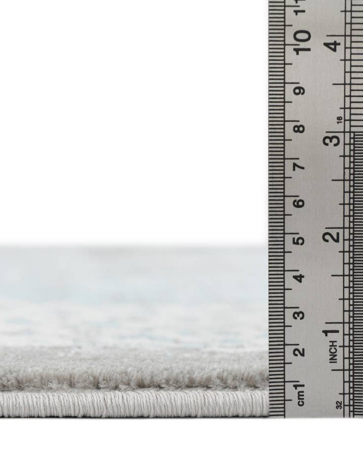 Detail image of 2' x 3' Modern Classical Rug