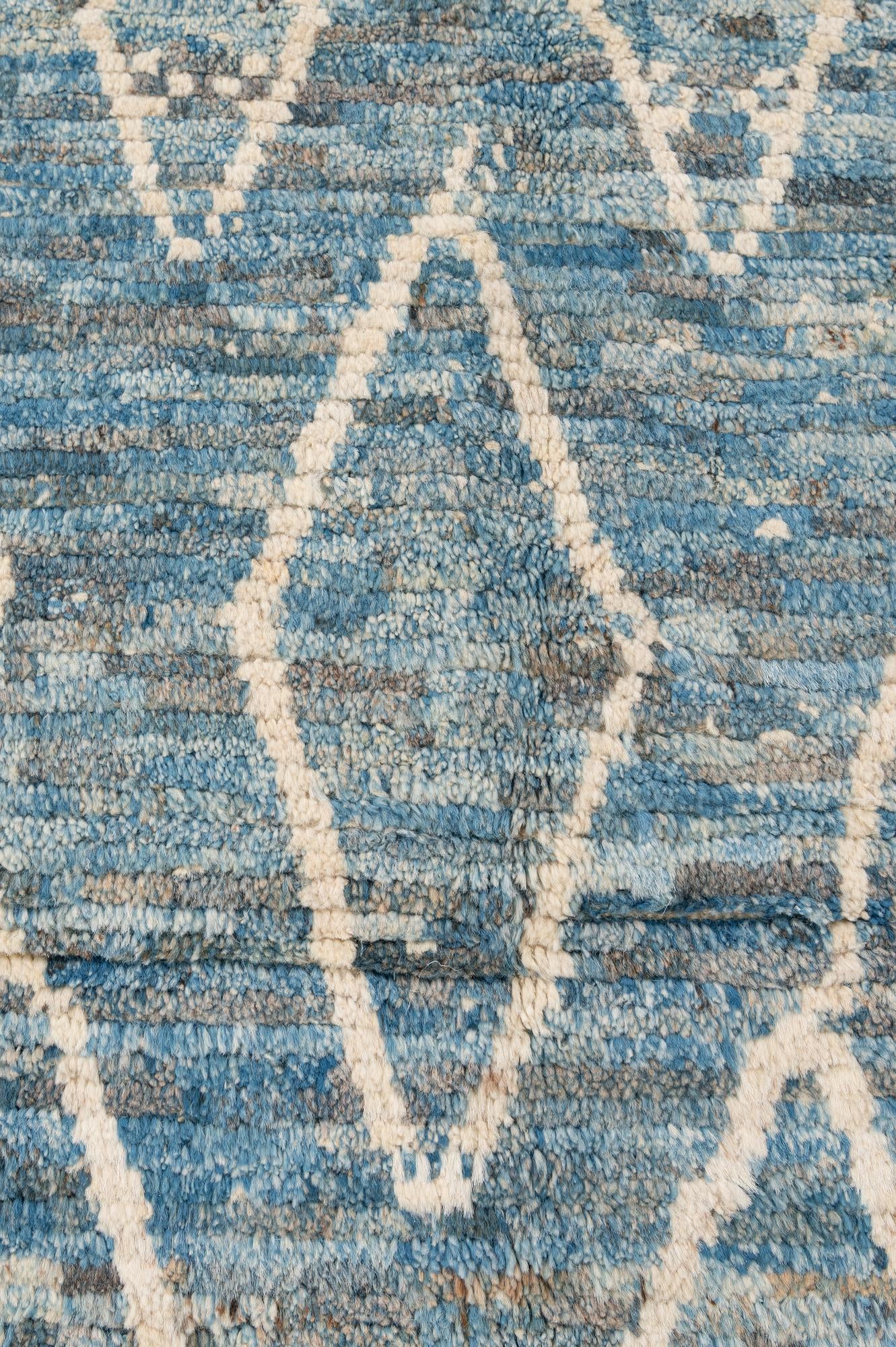 5' 7 x 8' 2 Hand Knotted Moroccan Wool Rug