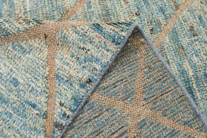 5' 9 x 8' 5 Hand Knotted Moroccan Wool Rug