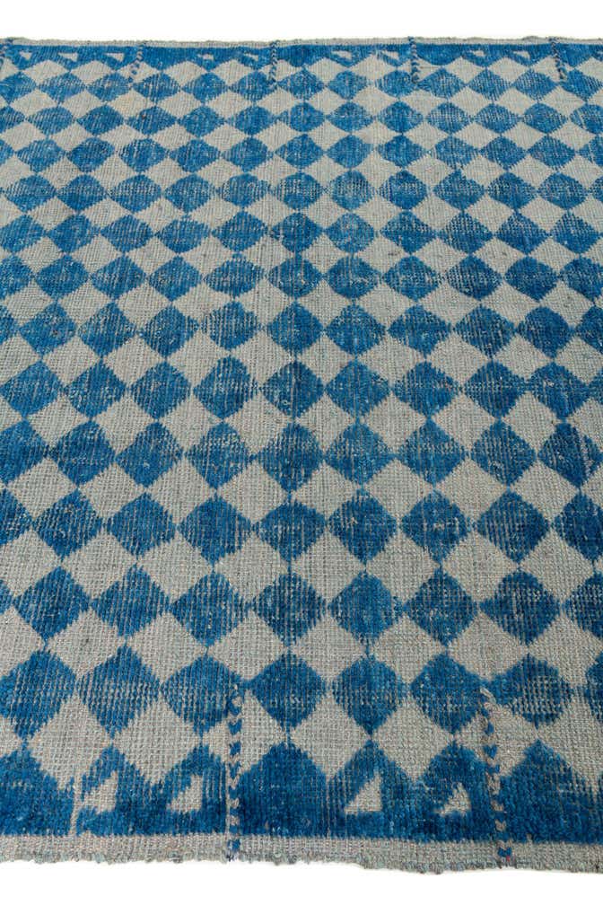 5' 6 x 8' 2 Hand Knotted Moroccan Wool Rug