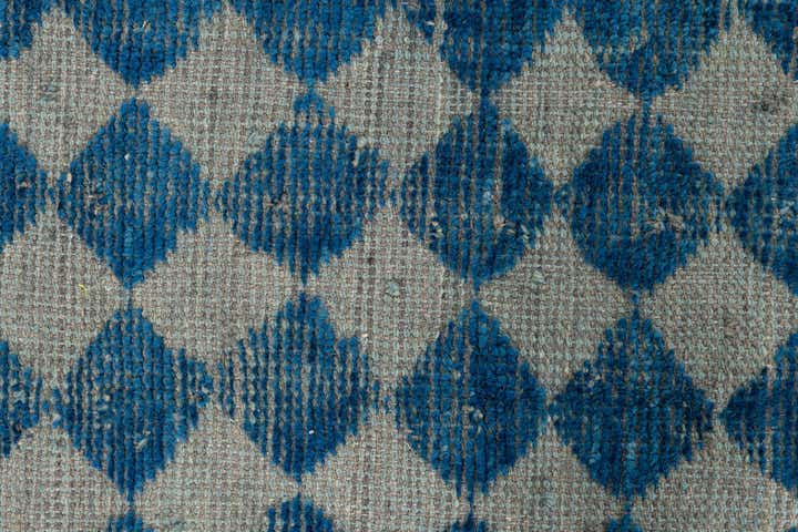 5' 6 x 8' 2 Hand Knotted Moroccan Wool Rug