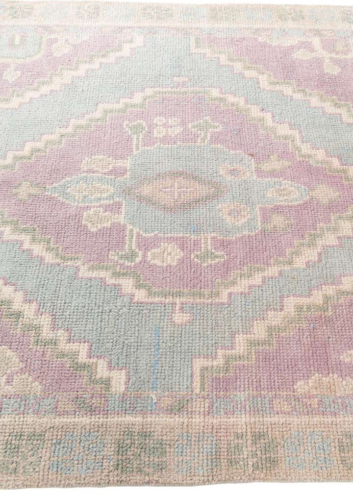 5' 10 x 9' 2 Hand Knotted Moroccan Wool Rug