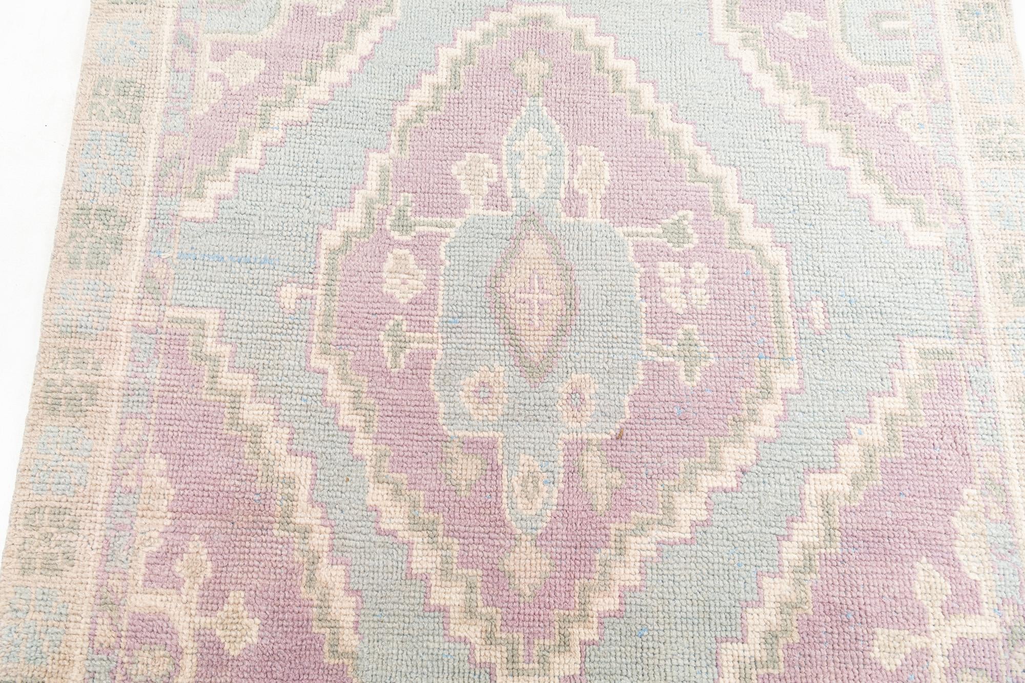 5' 10 x 9' 2 Hand Knotted Moroccan Wool Rug