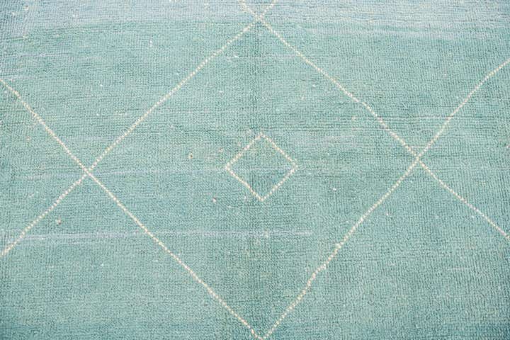 8' 1 x 10' Hand Knotted Moroccan Wool Rug