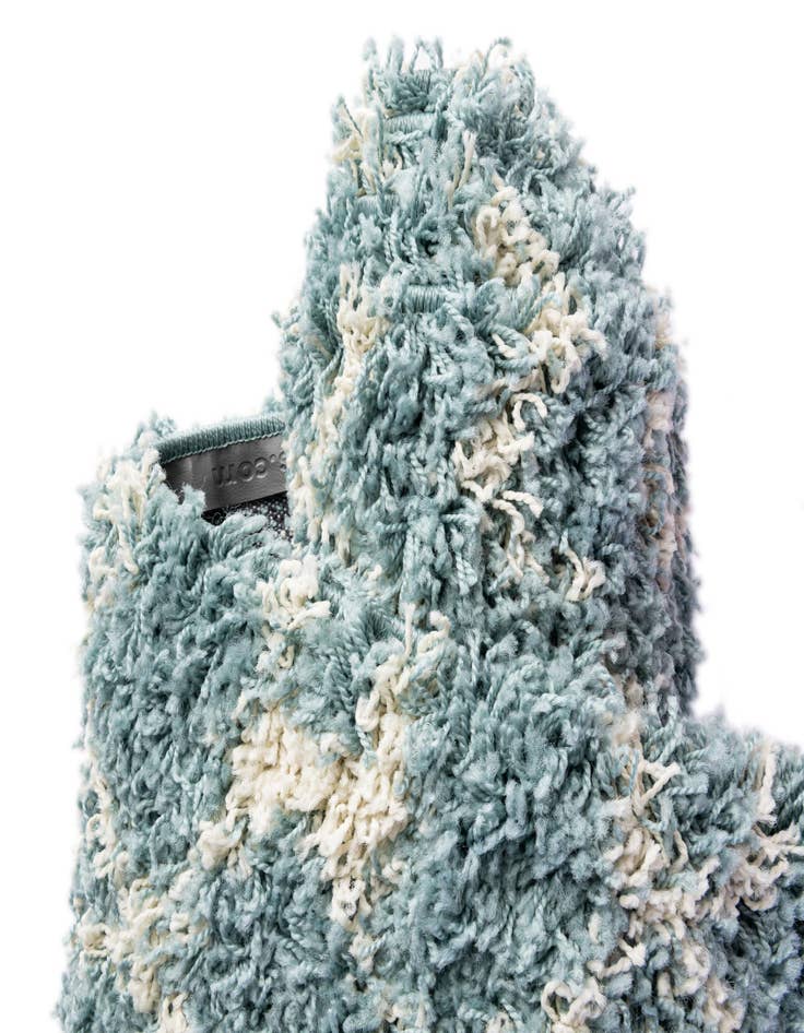 Detail image of 6' x 9' Moroccan Trellis Shag Rug