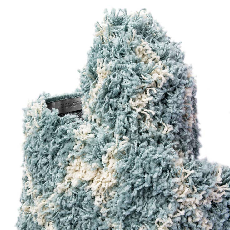 Detail image of 6' x 9' Moroccan Trellis Shag Rug