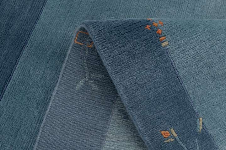 4' 9 x 6' 7 Hand Knotted Nepal Wool Rug