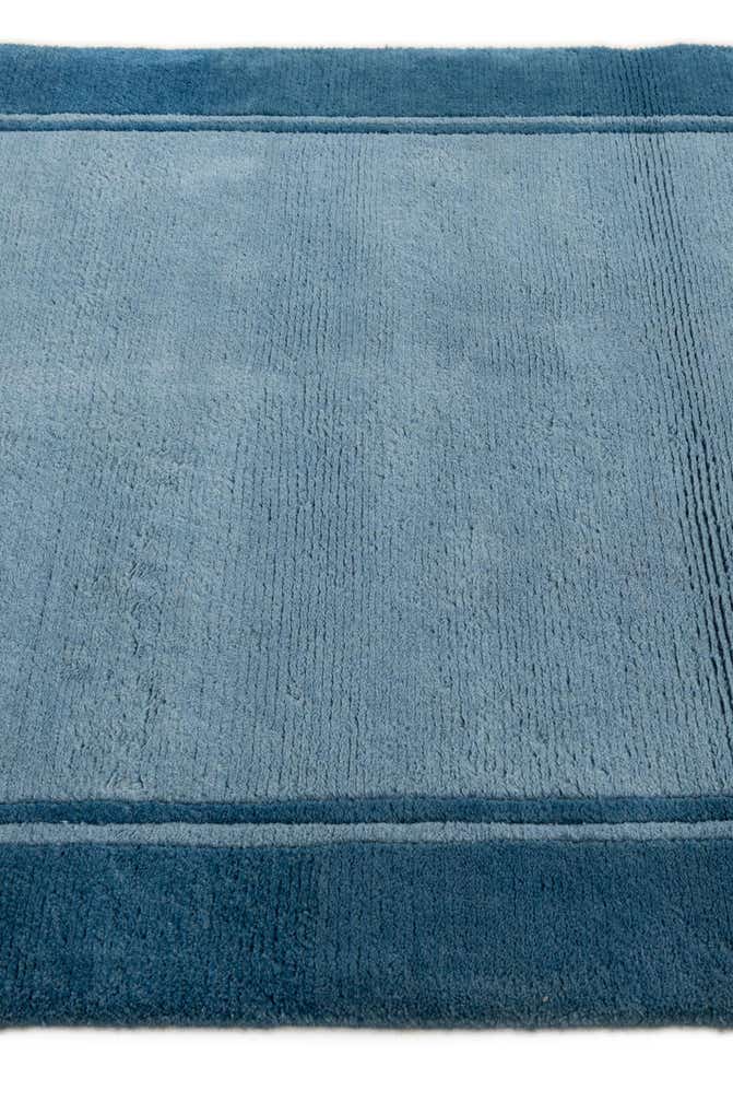 4' 1 x 5' 10 Hand Knotted Nepal Wool Rug