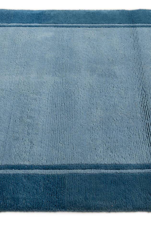 Detail image of 4' 1 x 5' 10 Hand Knotted Nepal Wool Rug