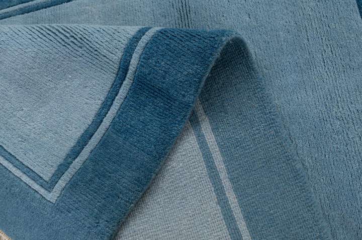 4' 1 x 5' 10 Hand Knotted Nepal Wool Rug