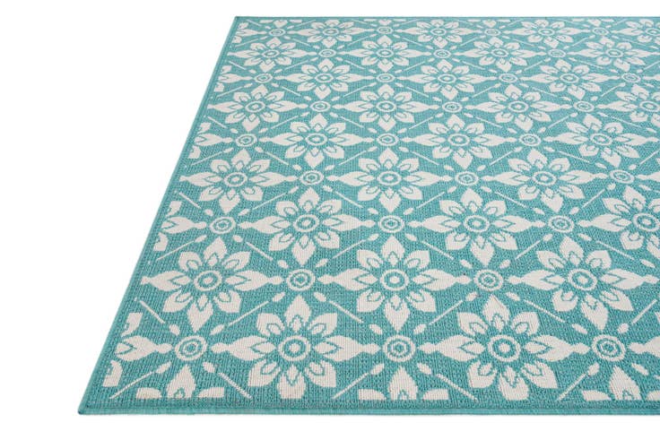 Detail image of 5' 4 x 7' 7 Easy-Clean Botanical Indoor / Outdoor Rug