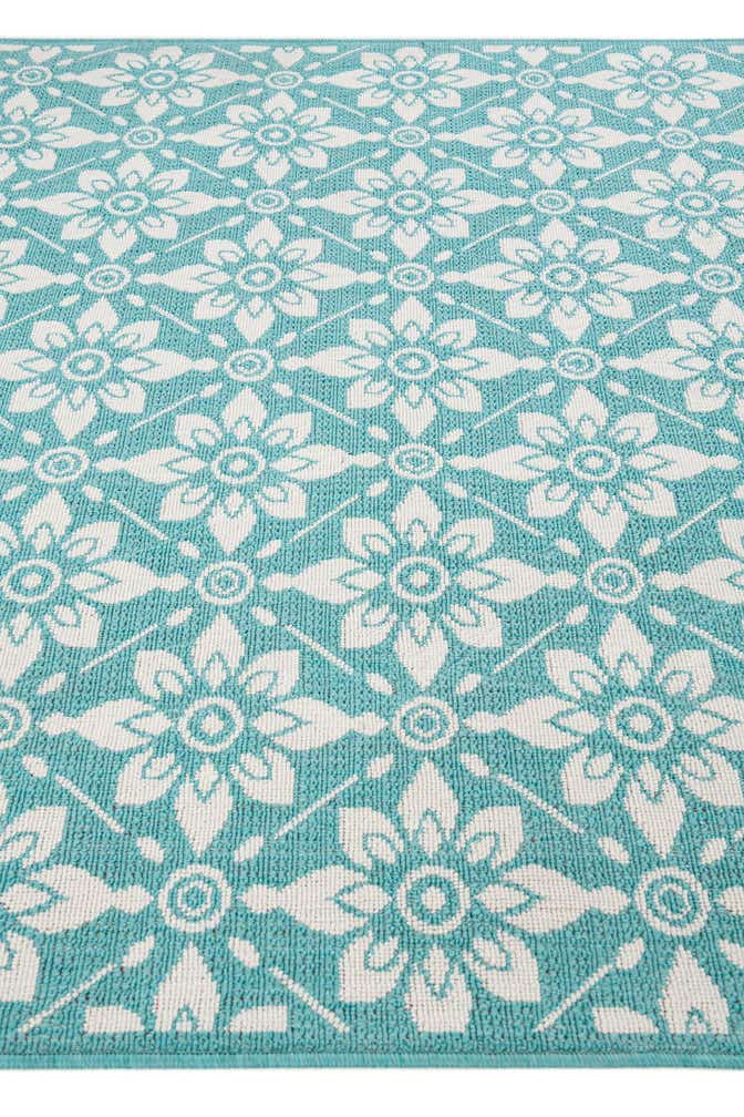 5' 4 x 7' 7 Easy-Clean Botanical Indoor / Outdoor Rug