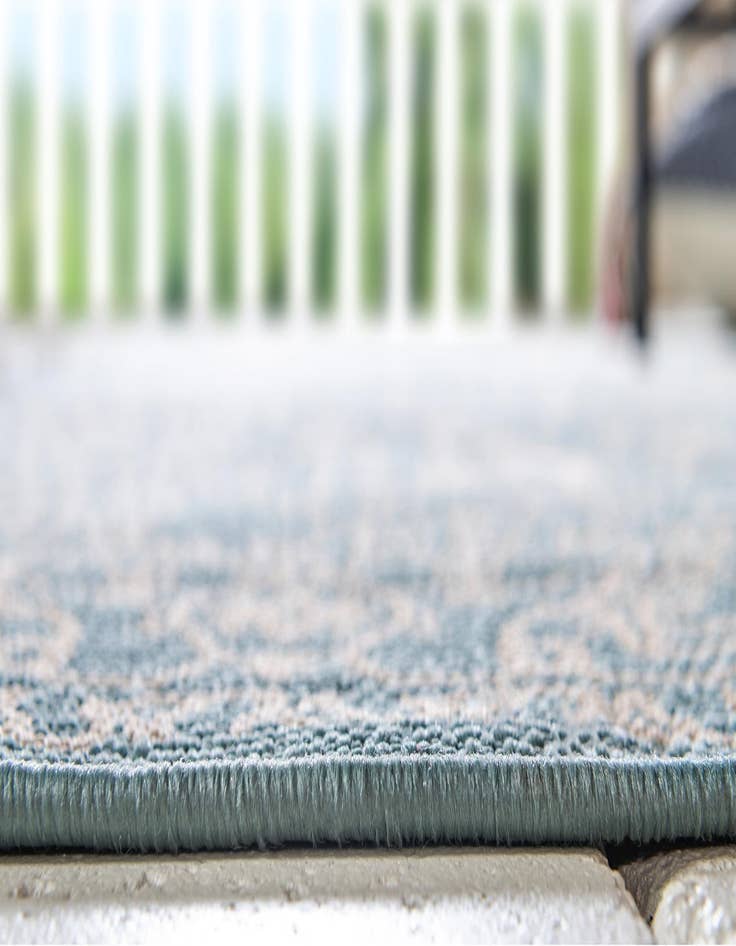 Detail image of 2' x 3'  Washable Botanical Indoor / Outdoor Rug