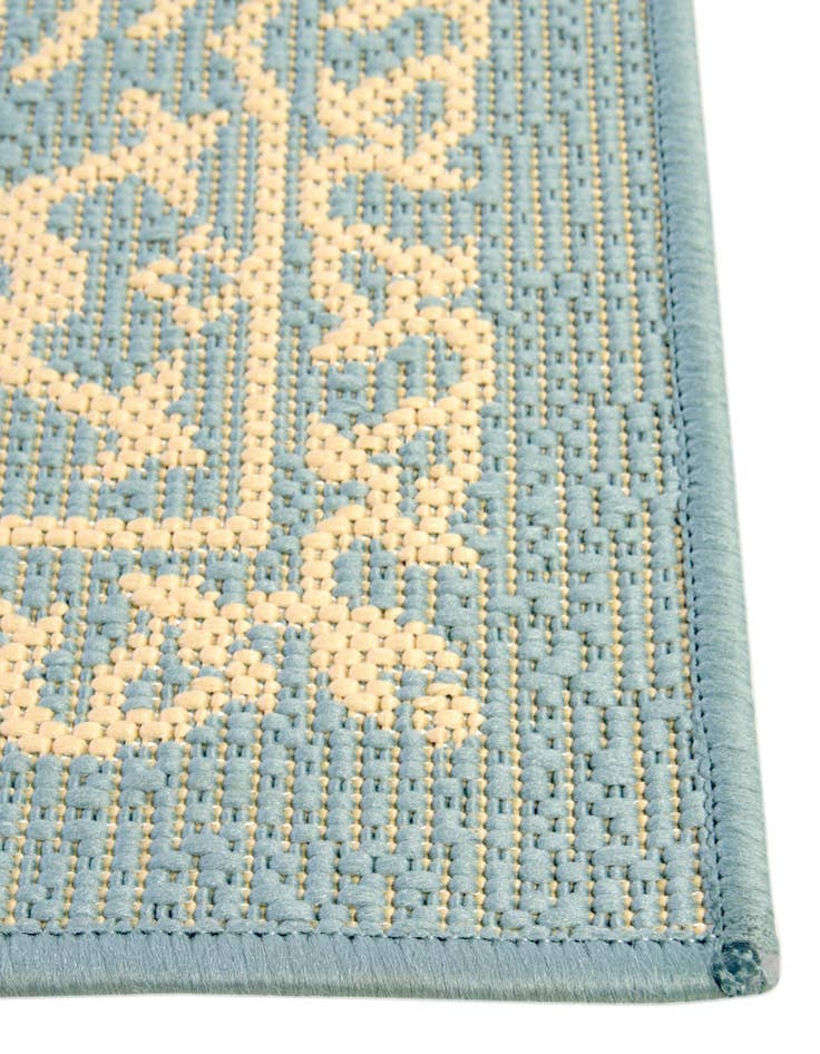 Detail image of 2' x 3'  Washable Botanical Indoor / Outdoor Rug