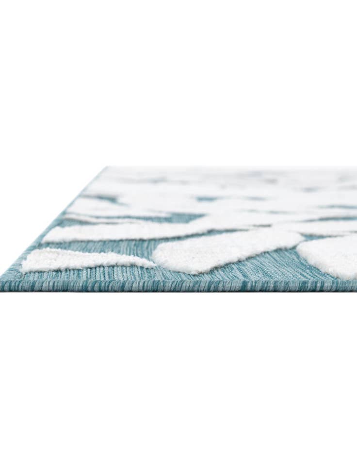 Detail image of 4' 5 x 6' Easy-Clean Botanical Indoor / Outdoor Rug