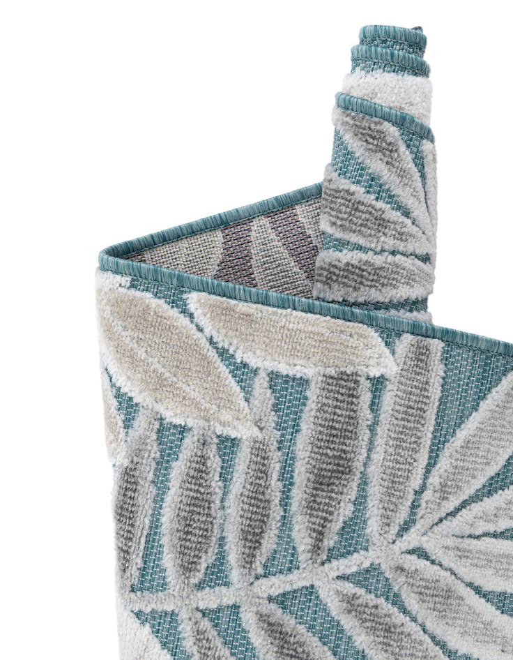Detail image of 4' 5 x 6' Easy-Clean Botanical Indoor / Outdoor Rug