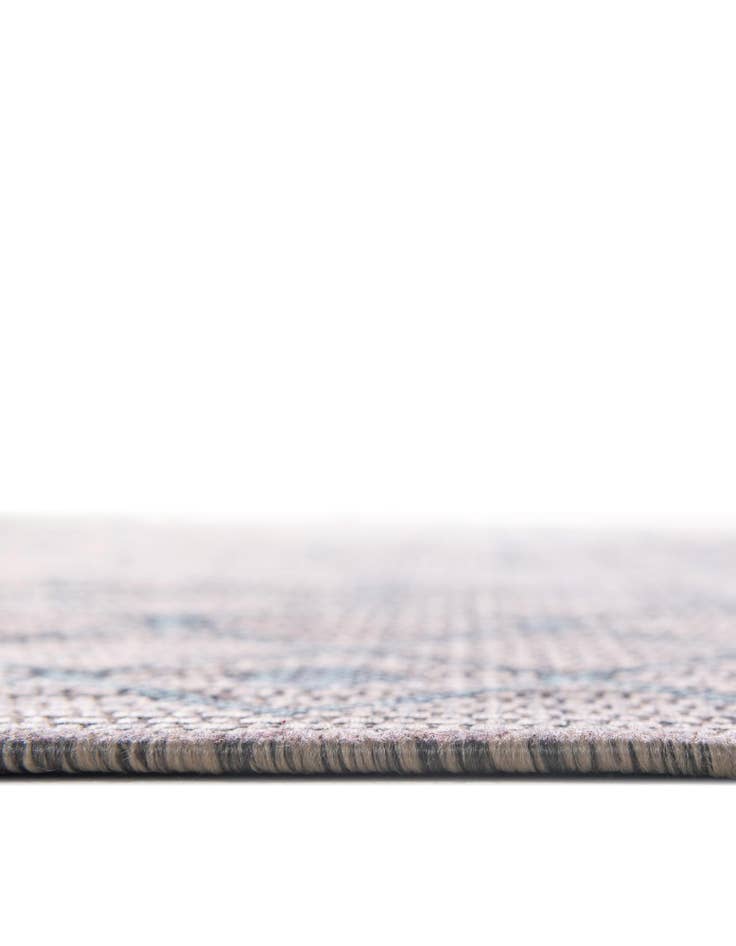 Detail image of 9' x 12' 2 Easy-Clean Lattice Indoor / Outdoor Rug