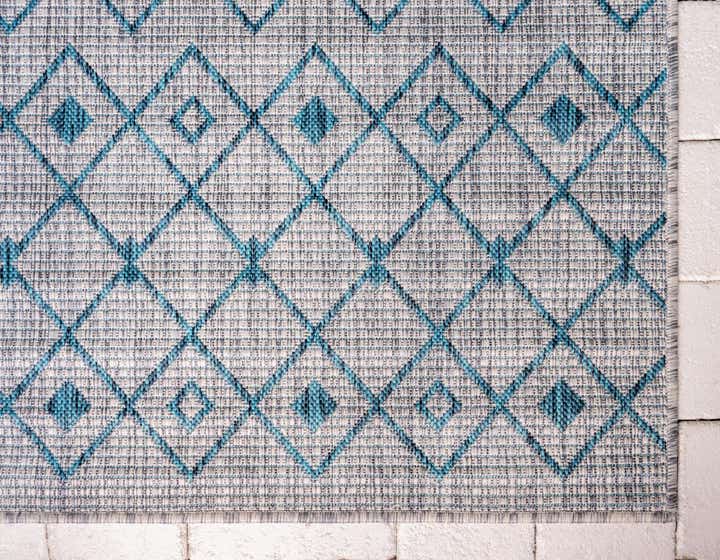 9' x 12' 2 Easy-Clean Lattice Indoor / Outdoor Rug