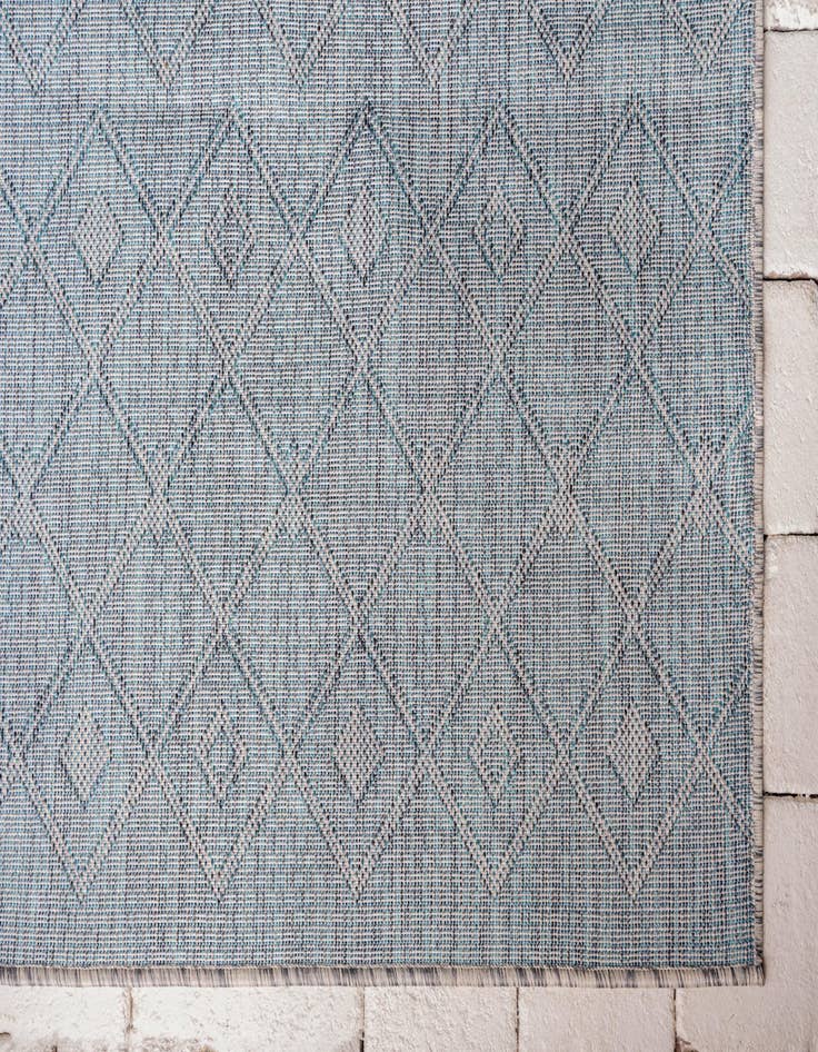 Detail image of 9' x 12' 2 Washable Lattice Indoor / Outdoor Rug