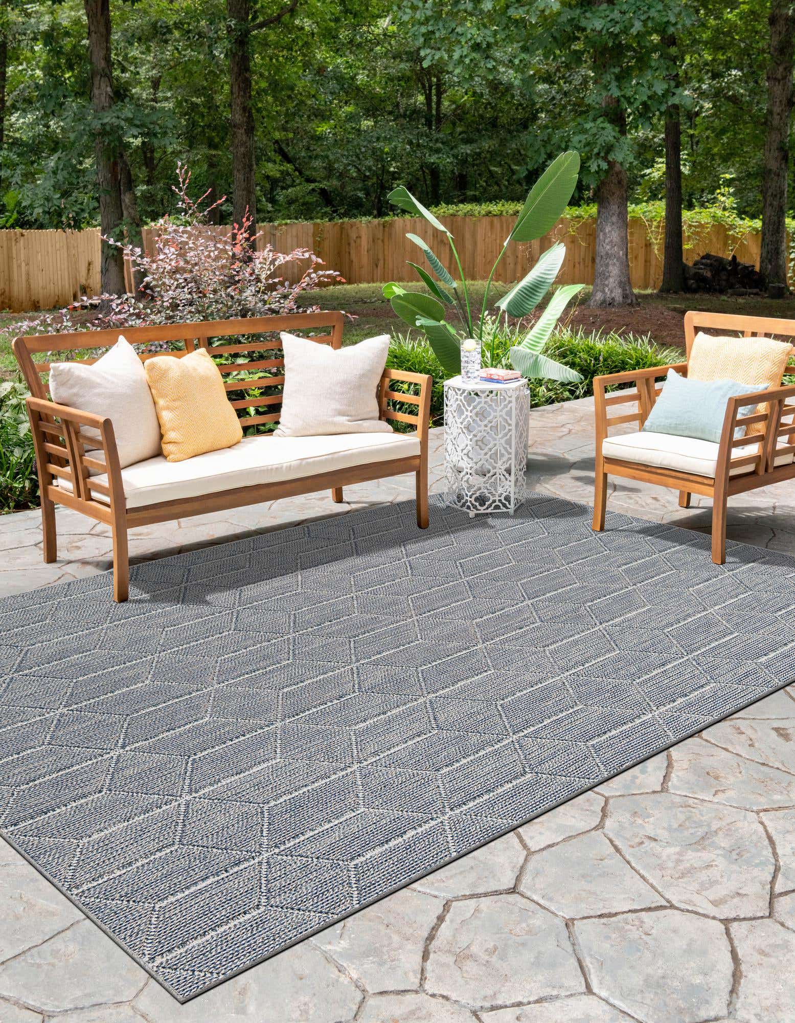 Detail image of 60cm x 95cm Lattice Indoor / Outdoor Rug