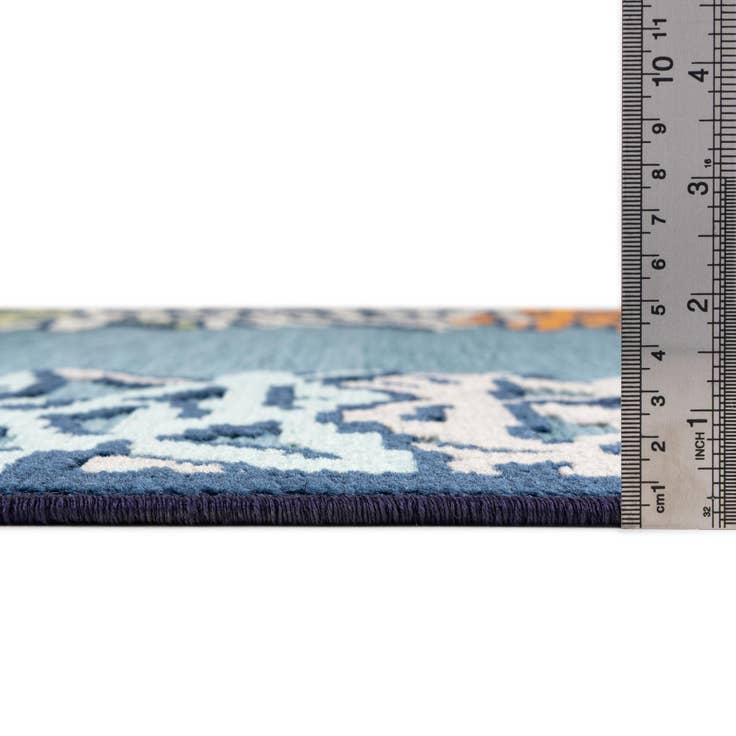 Detail image of 5' x 7' 7 Easy-Clean Indoor / Outdoor Rug