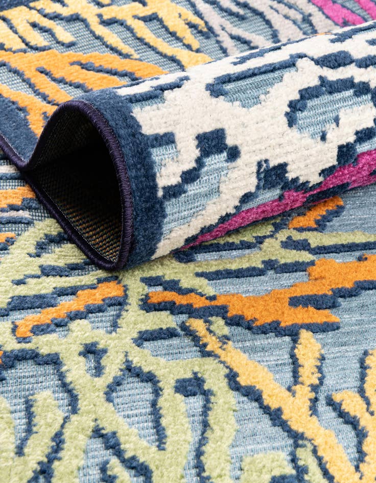 Detail image of 5' x 7' 7 Easy-Clean Indoor / Outdoor Rug