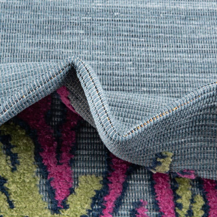 Detail image of 5' x 7' 7 Easy-Clean Indoor / Outdoor Rug