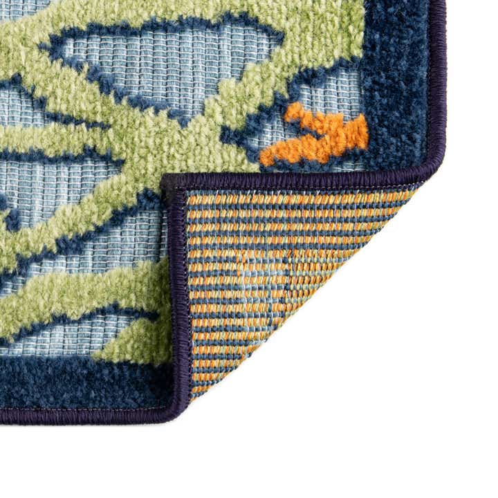 5' x 7' 7 Easy-Clean Indoor / Outdoor Rug