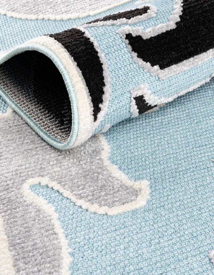 Detail image of 5' 3 x 7' 7  Washable  Indoor / Outdoor Rug