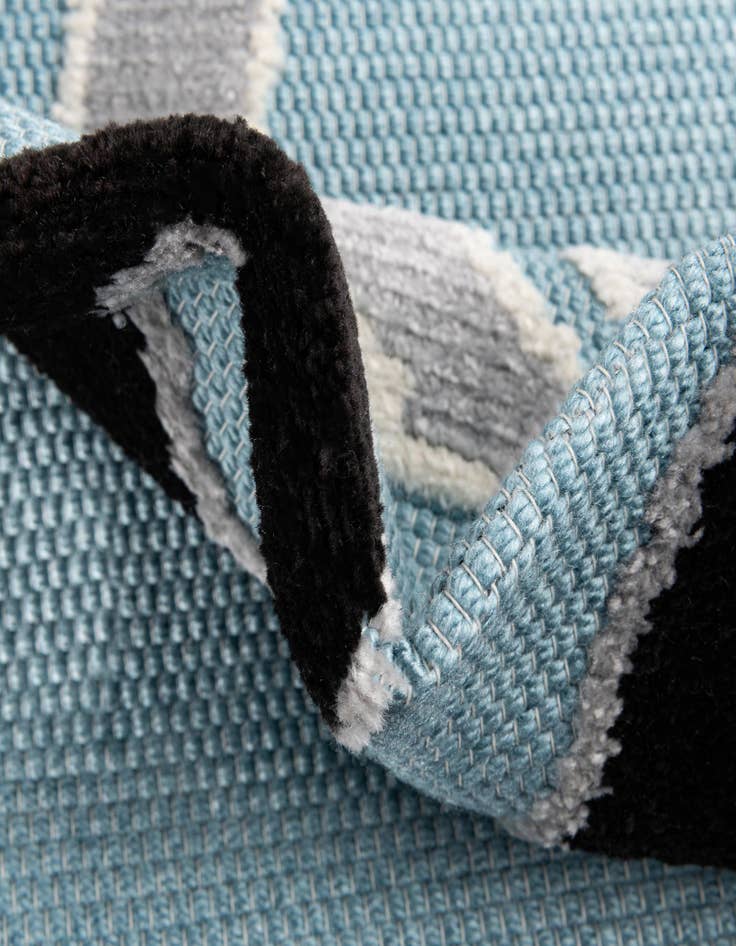 Detail image of 5' 3 x 7' 7  Washable  Indoor / Outdoor Rug