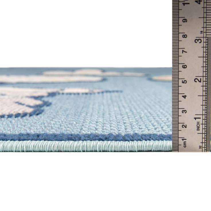 Detail image of 5' 3 x 7' 7 Easy-Clean Indoor / Outdoor Rug