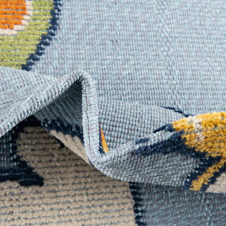 Detail image of 5' 3 x 7' 7 Easy-Clean Indoor / Outdoor Rug