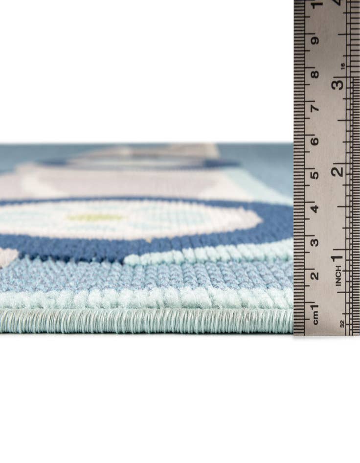 Detail image of 5' 3 x 7' 7 Washable Indoor / Outdoor Rug