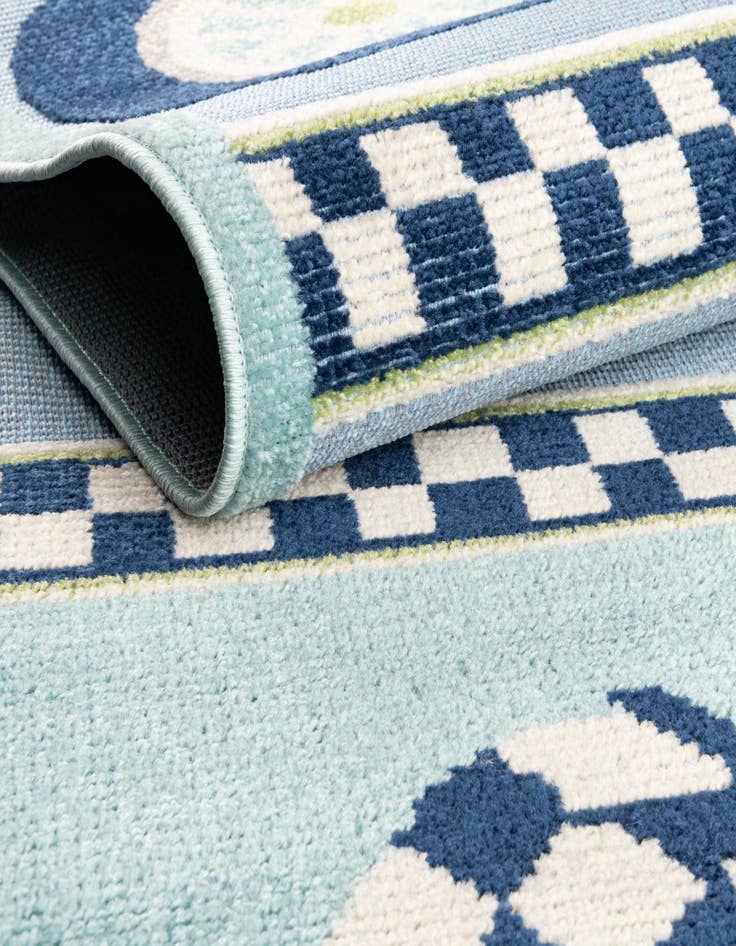 Detail image of 5' 3 x 7' 7 Washable Indoor / Outdoor Rug