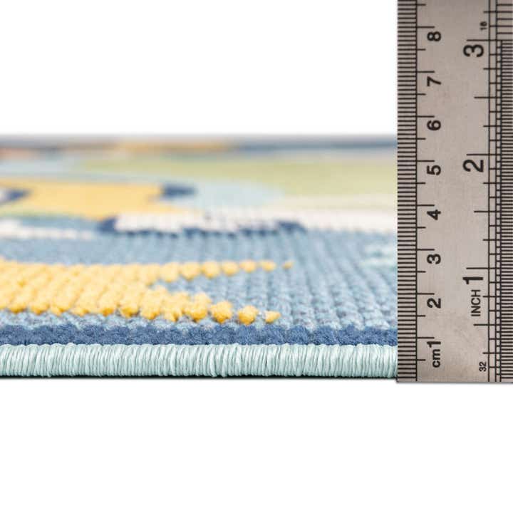 5' 3 x 7' 7 Easy-Clean Indoor / Outdoor Rug