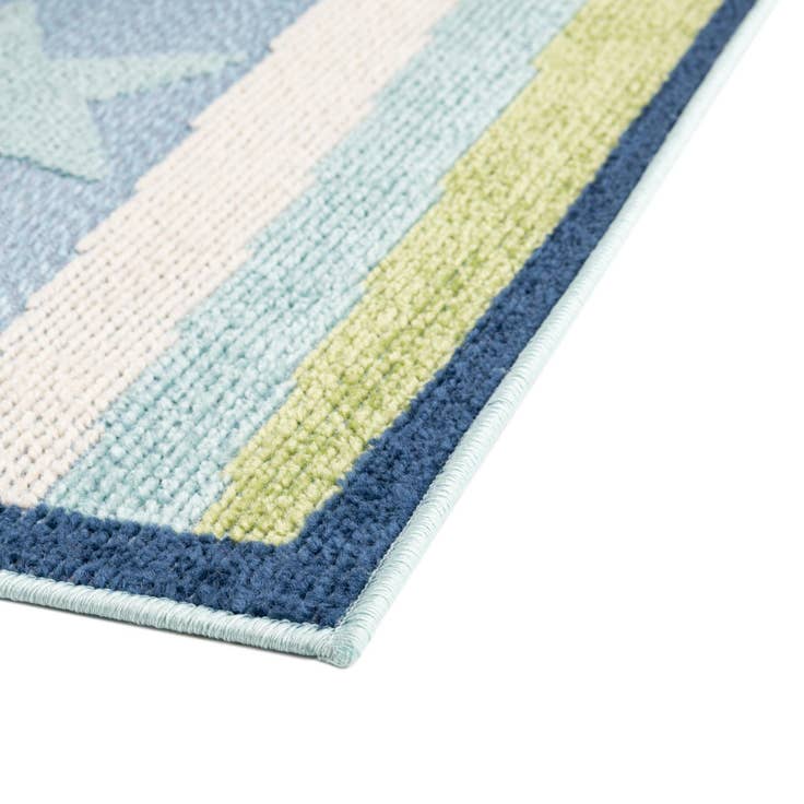 Detail image of 5' 3 x 7' 7 Easy-Clean Indoor / Outdoor Rug